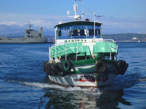 Luis r Vasquez Anuncios nauticos en Valparaíso |  Lancha para la noche de año nuevo, Año nuevo en el mar 2016
